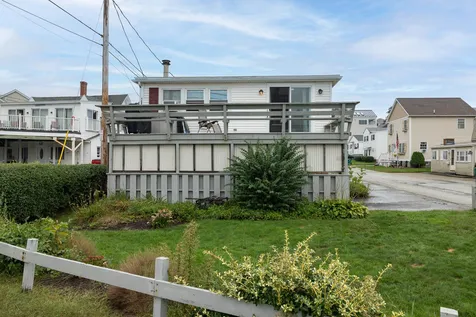 3 Boars Head Terrace Hampton NH 03842