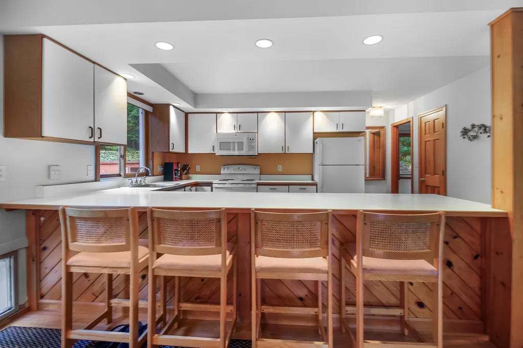58 Whitehouse Circle Campton NH 03223