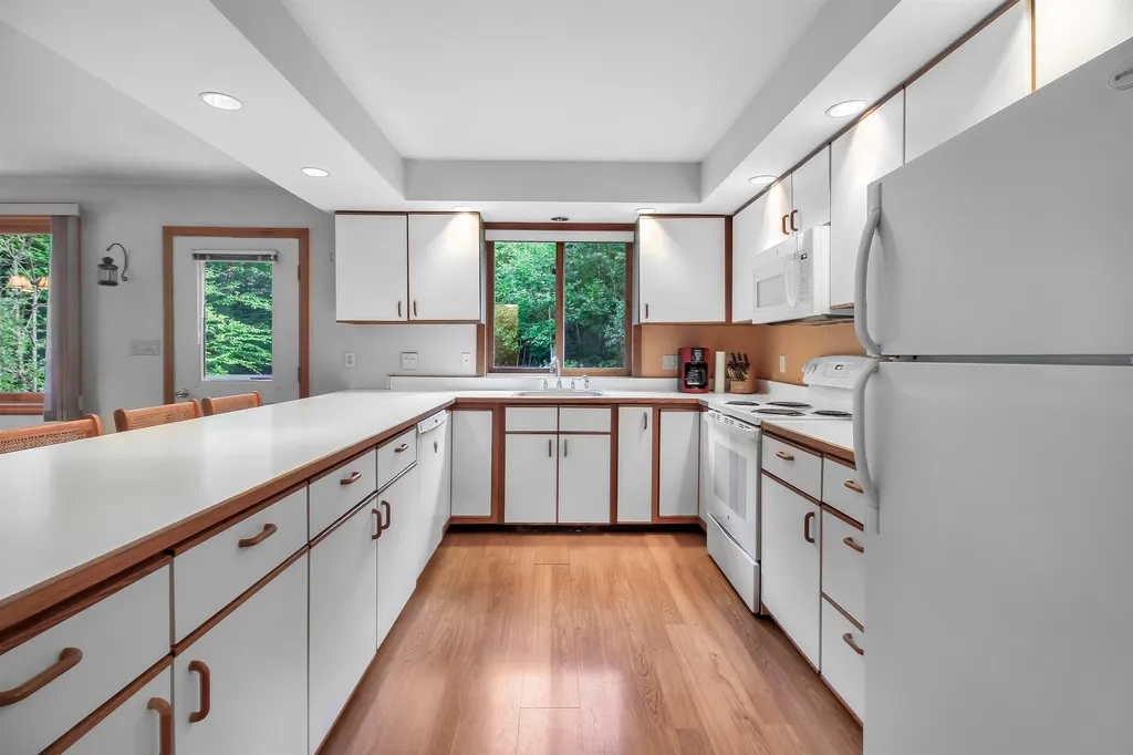 58 Whitehouse Circle Campton NH 03223