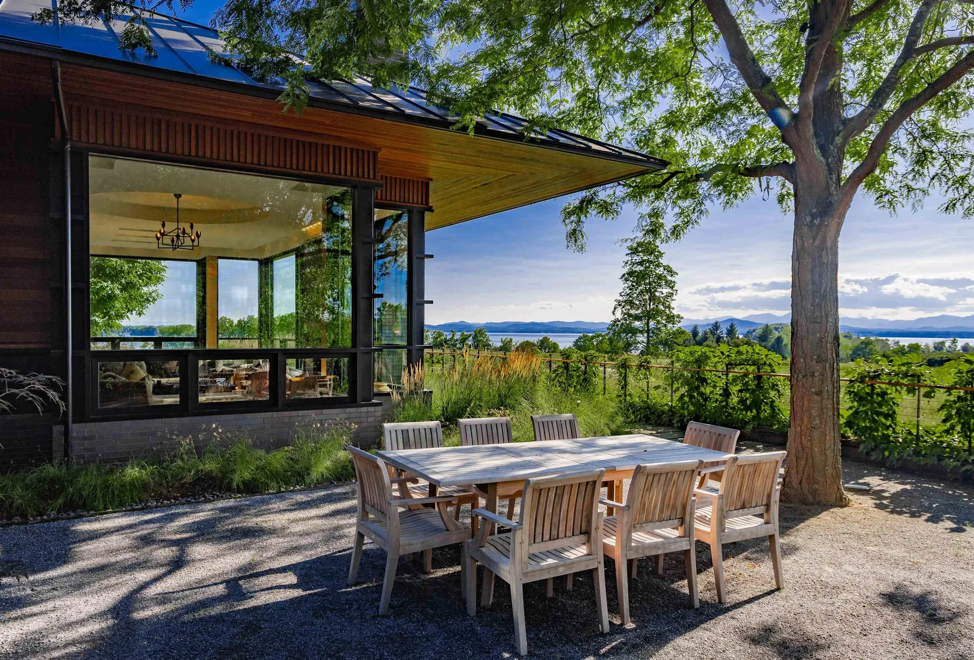 807 Quaker Smith Point Road Shelburne VT 05482