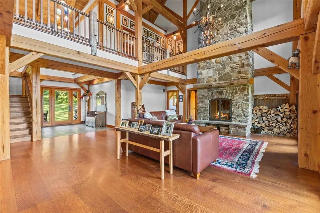 80 Cross Road Stowe VT 05672