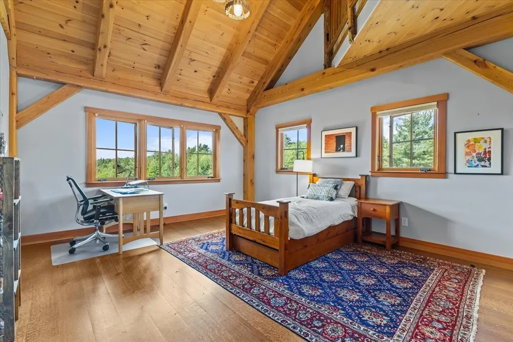 80 Cross Road Stowe VT 05672