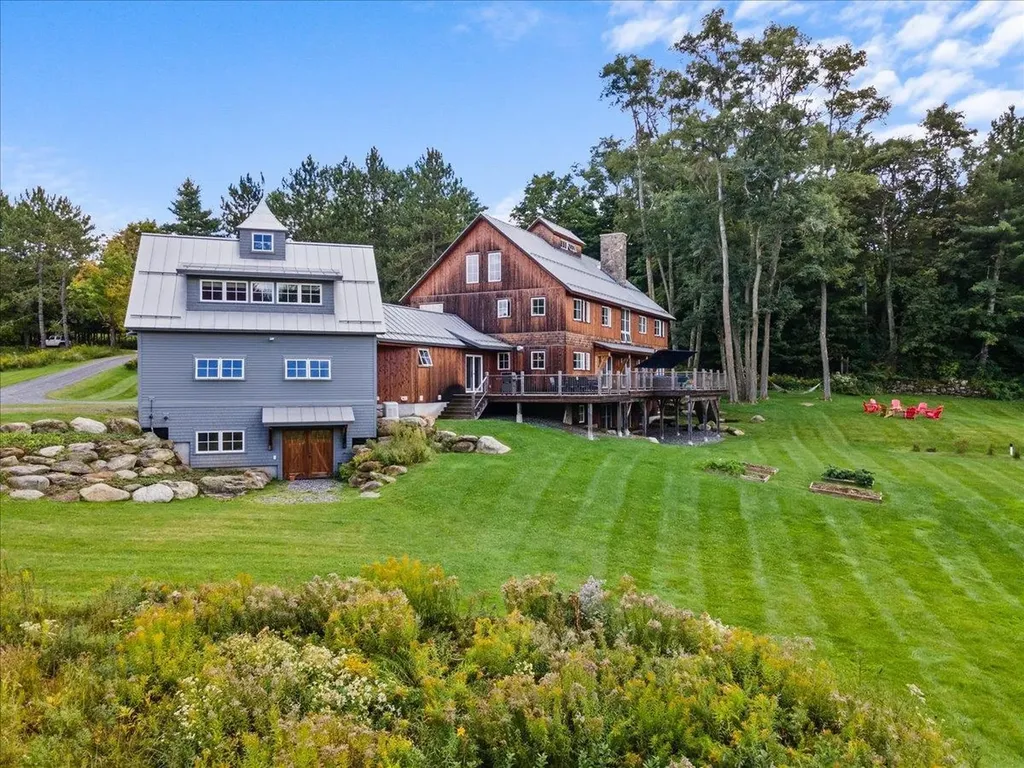 80 Cross Road Stowe VT 05672