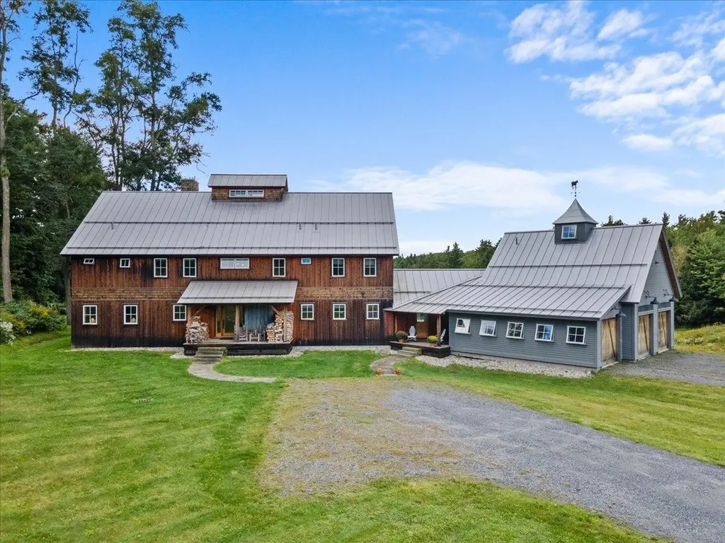 80 Cross Road Stowe VT 05672