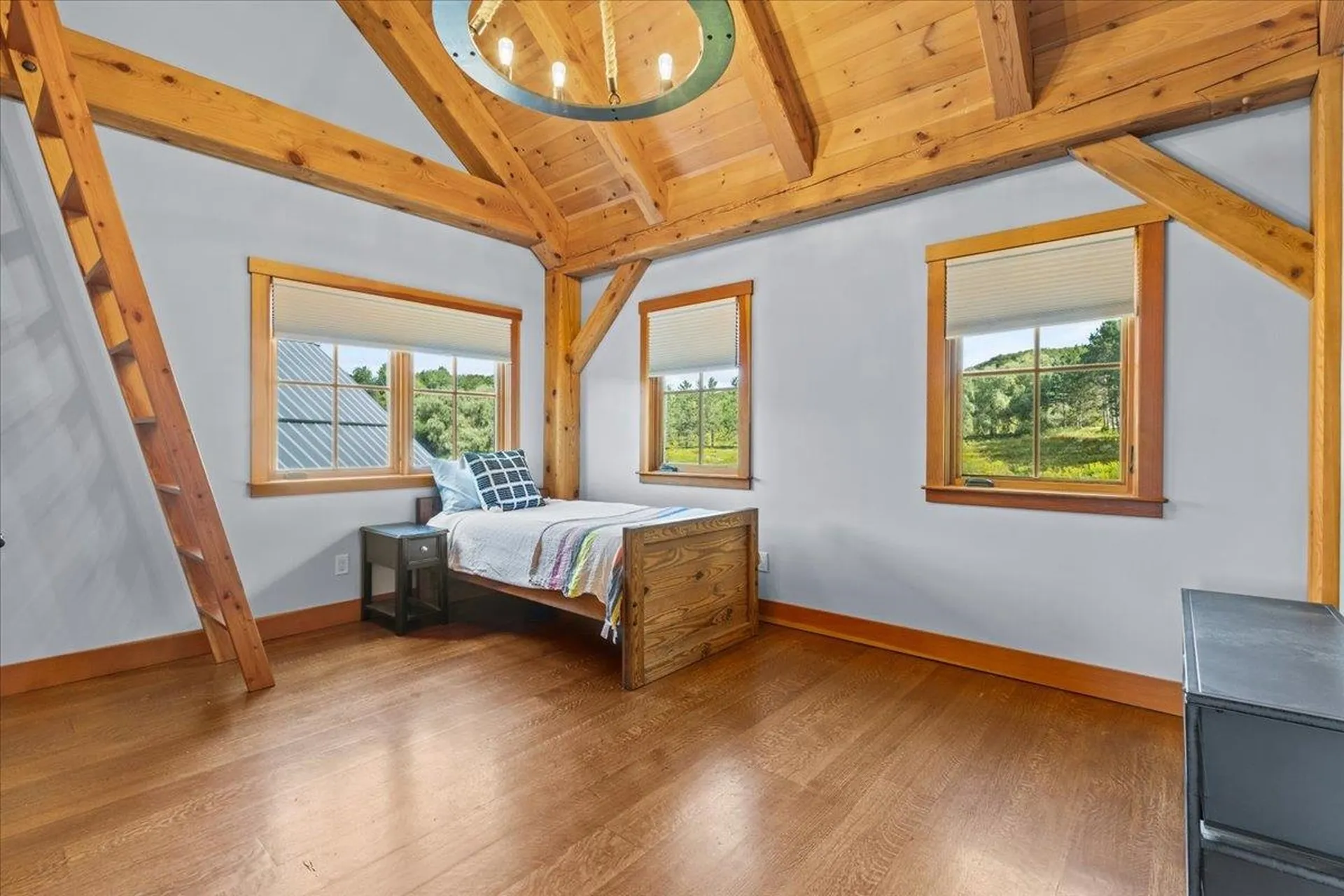 80 Cross Road Stowe VT 05672