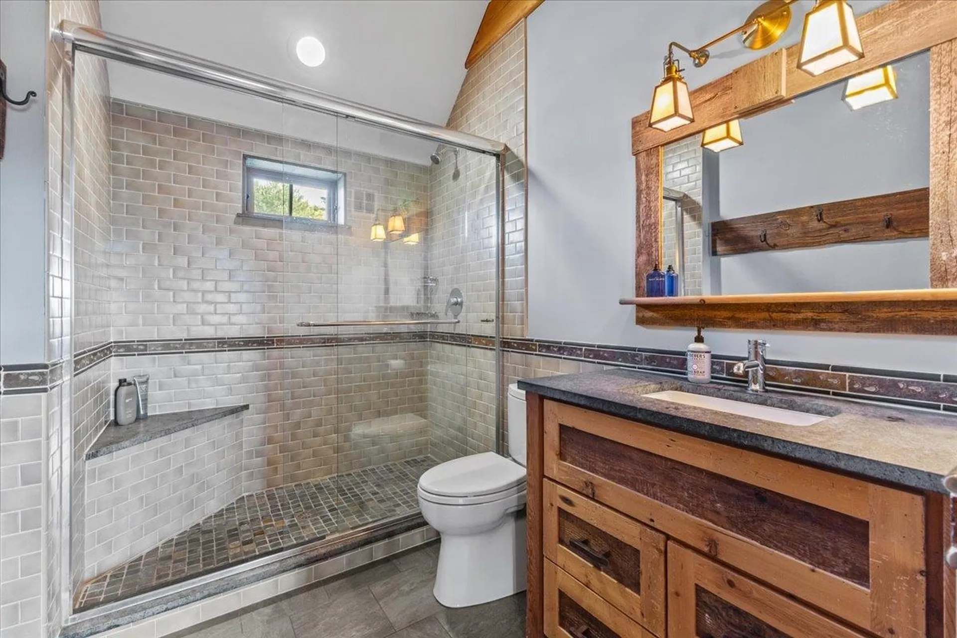 80 Cross Road Stowe VT 05672