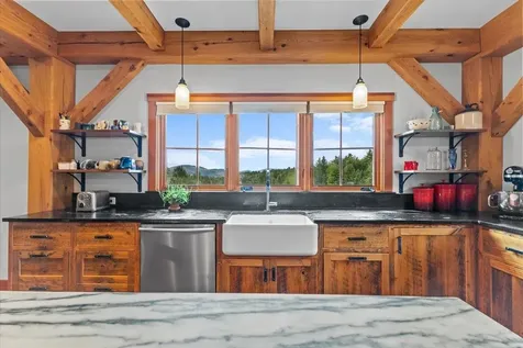 80 Cross Road Stowe VT 05672