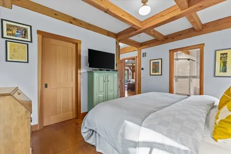 80 Cross Road Stowe VT 05672