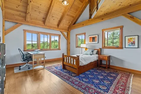 80 Cross Road Stowe VT 05672