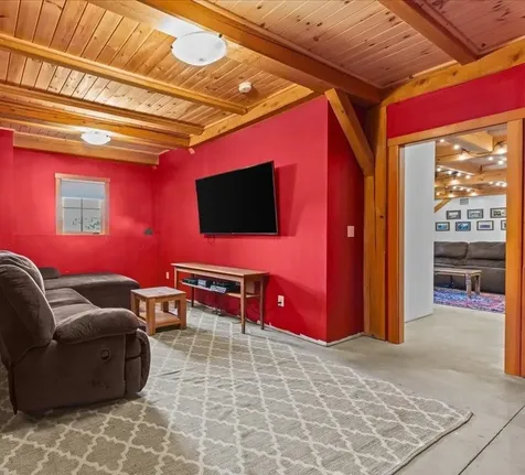 80 Cross Road Stowe VT 05672