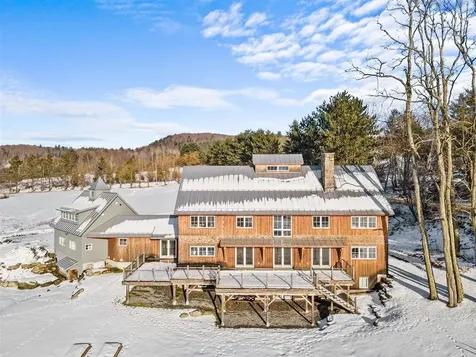 80 Cross Road Stowe VT 05672