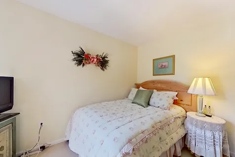 22 Brady Way Laconia NH 03246