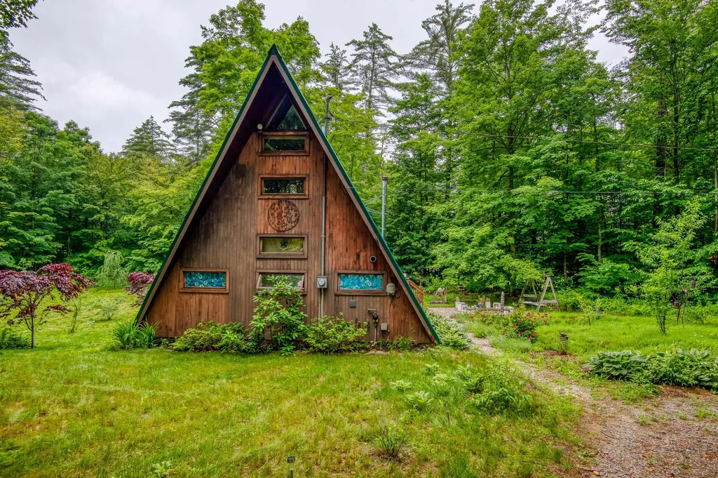71 Bay Road Conway NH 03860