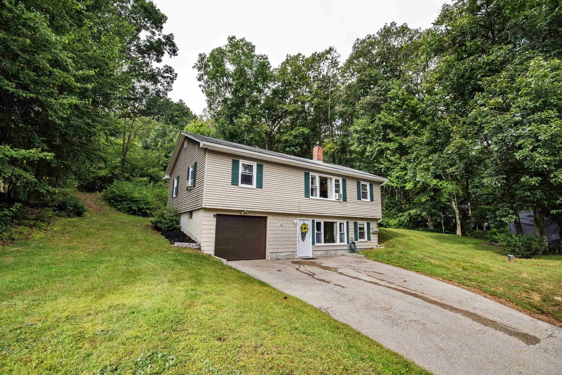 187 Straw Road Manchester NH 03102