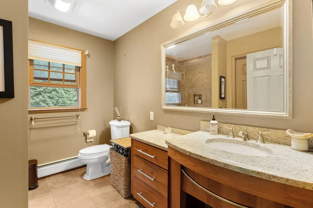 390 Olde Orchard Lane Shelburne VT 05482