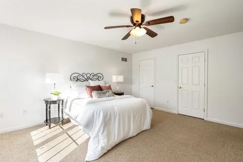 5b Doveton Lane Hudson NH 03051