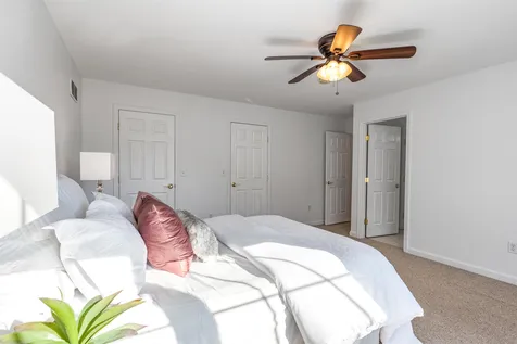 5b Doveton Lane Hudson NH 03051