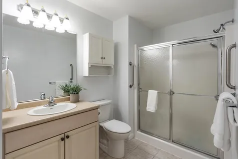 5b Doveton Lane Hudson NH 03051