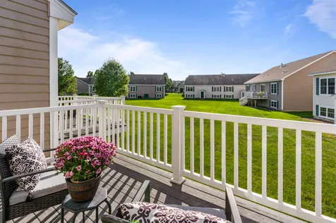 5b Doveton Lane Hudson NH 03051