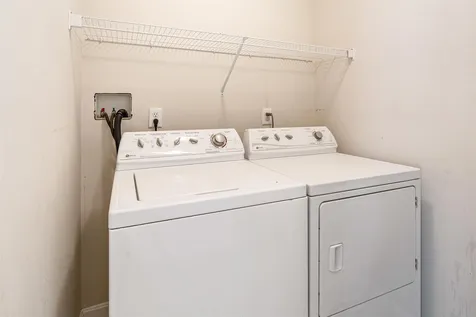 5b Doveton Lane Hudson NH 03051