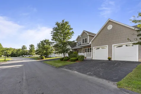 5b Doveton Lane Hudson NH 03051