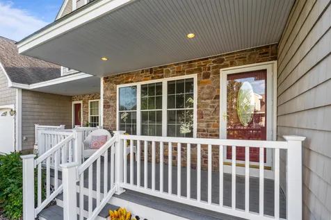 5b Doveton Lane Hudson NH 03051