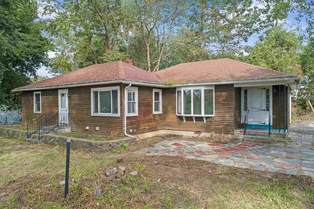 120 Brunelle Avenue Manchester NH 03103