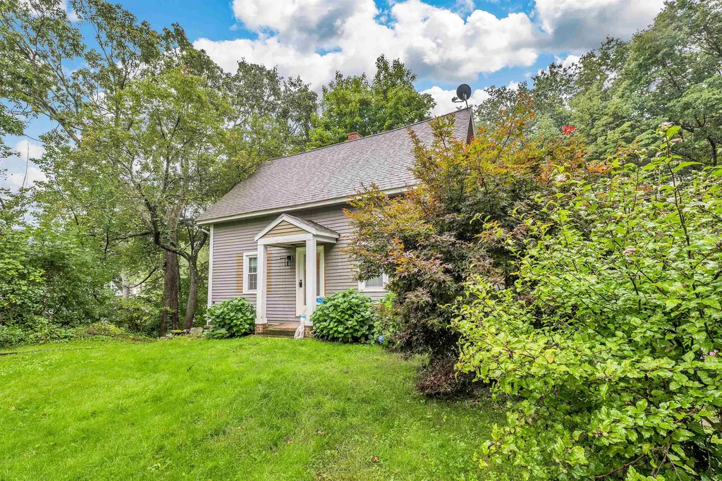 21 Waukewan Street Meredith NH 03253