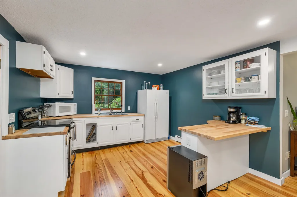 21 Waukewan Street Meredith NH 03253