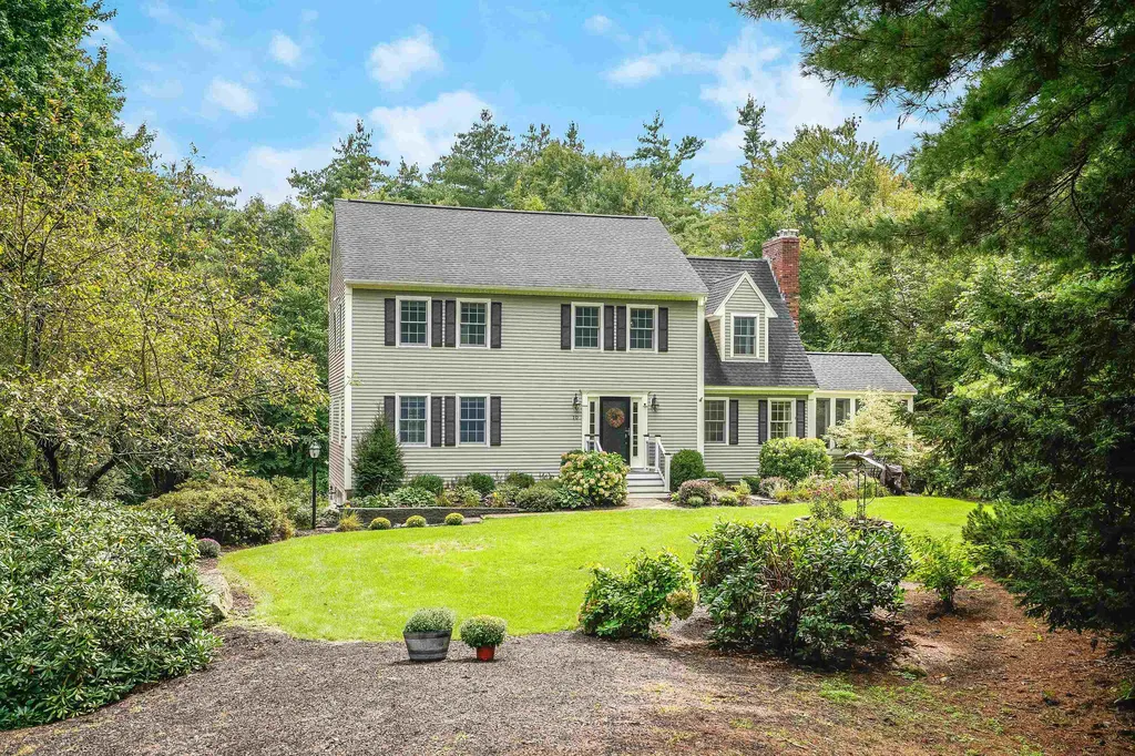 10 Wellesley Drive Bedford NH 03110