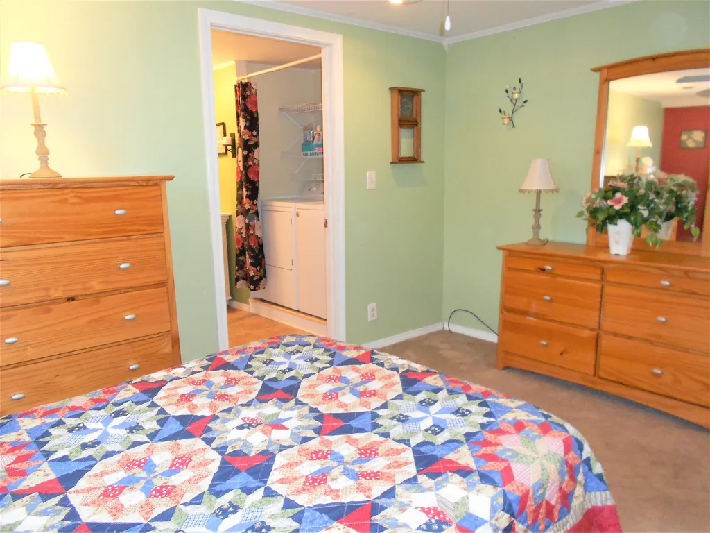 43 Gary Avenue Hooksett NH 03106