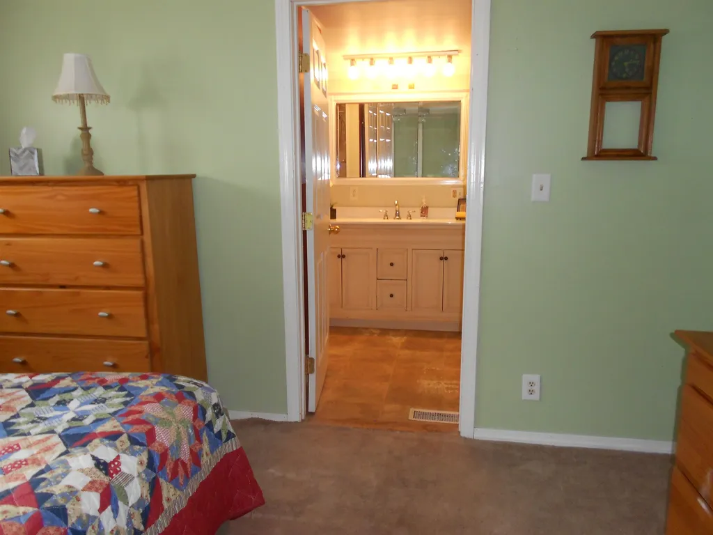 43 Gary Avenue Hooksett NH 03106