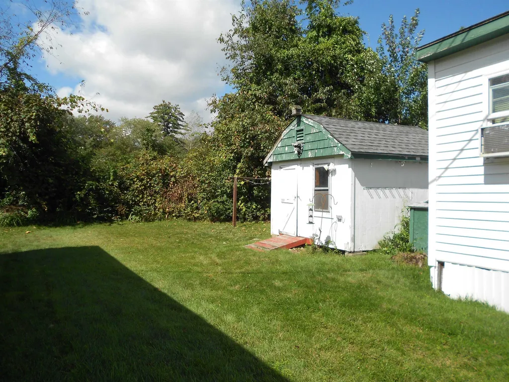 43 Gary Avenue Hooksett NH 03106