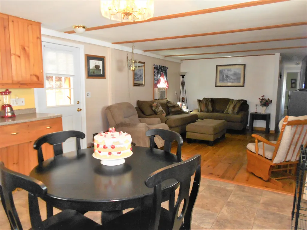 43 Gary Avenue Hooksett NH 03106