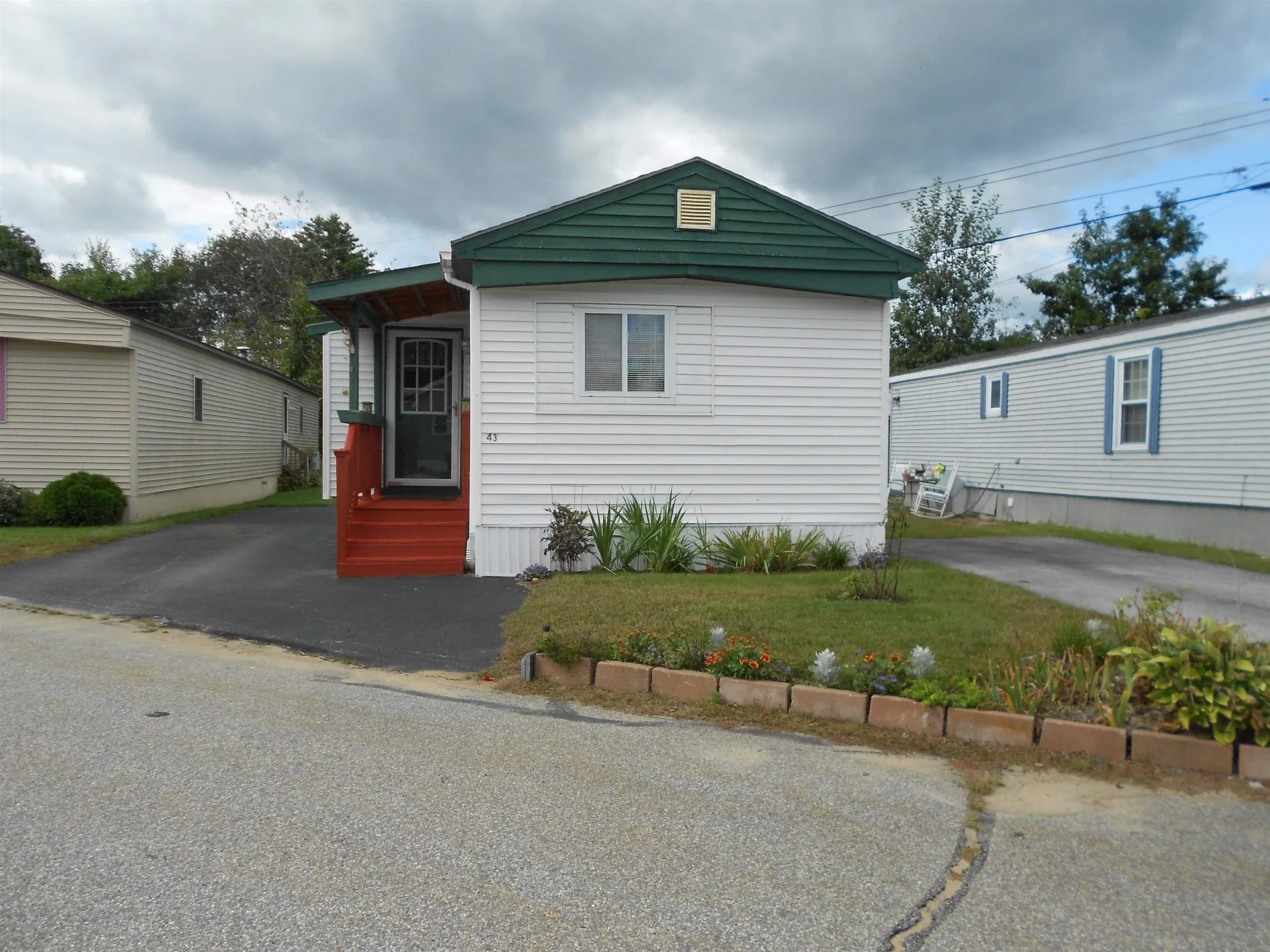 43 Gary Avenue Hooksett NH 03106
