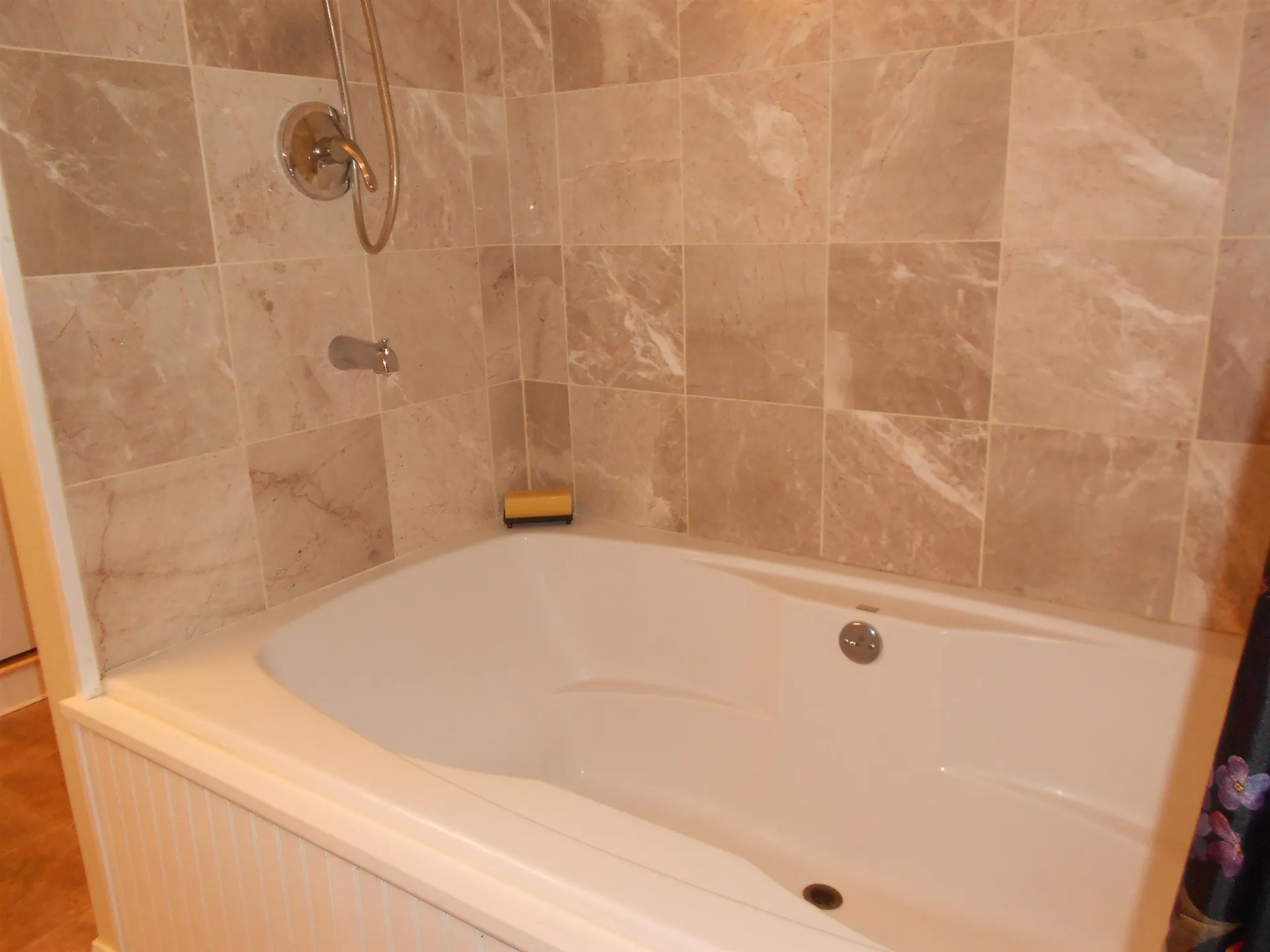 43 Gary Avenue Hooksett NH 03106