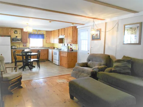 43 Gary Avenue Hooksett NH 03106