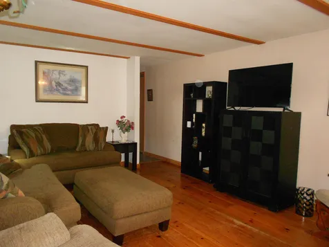 43 Gary Avenue Hooksett NH 03106