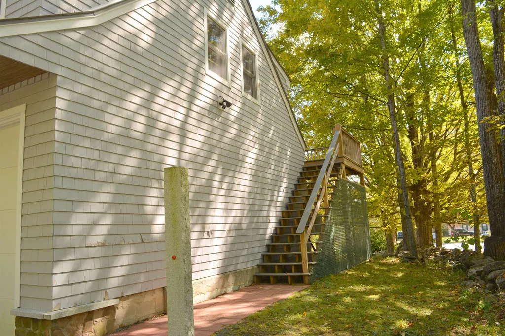 186 East Mountain Road Newport NH 03773