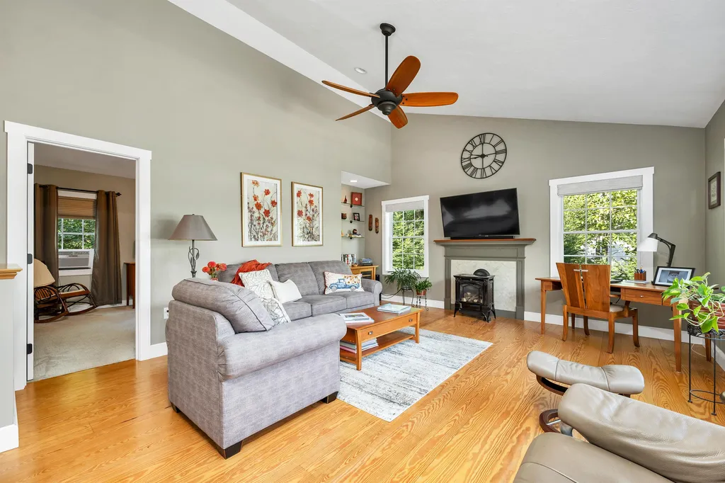 6 Follansbee Road Alexandria NH 03222