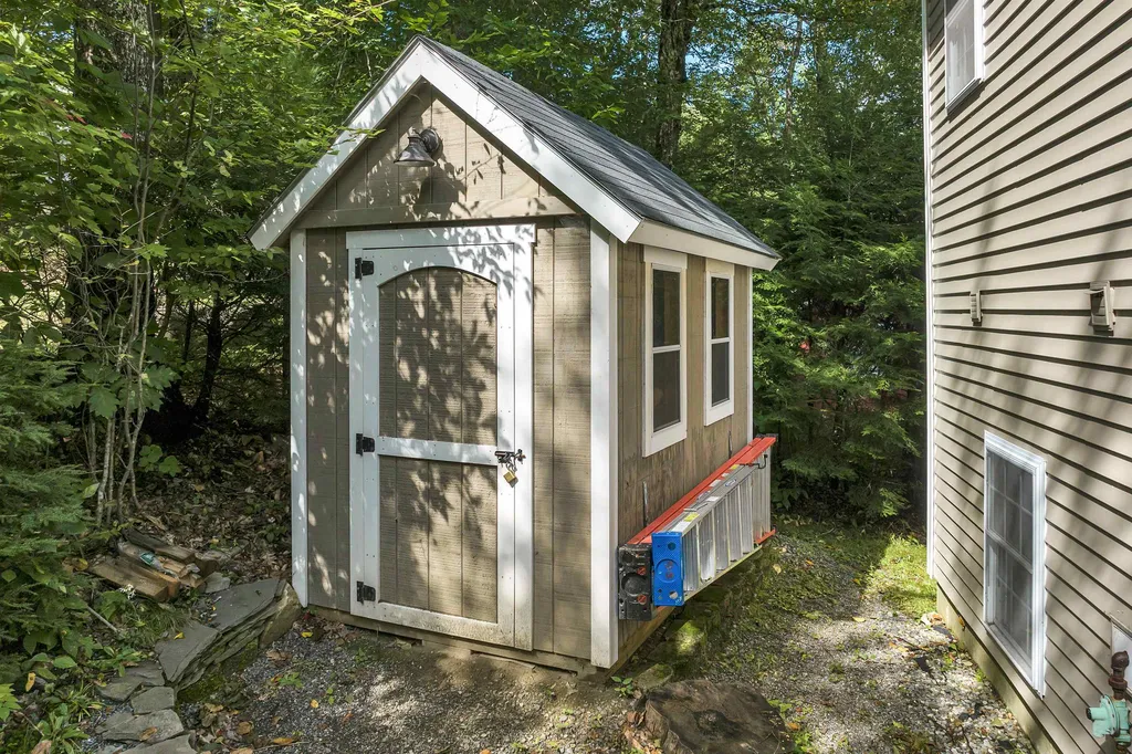 6 Follansbee Road Alexandria NH 03222