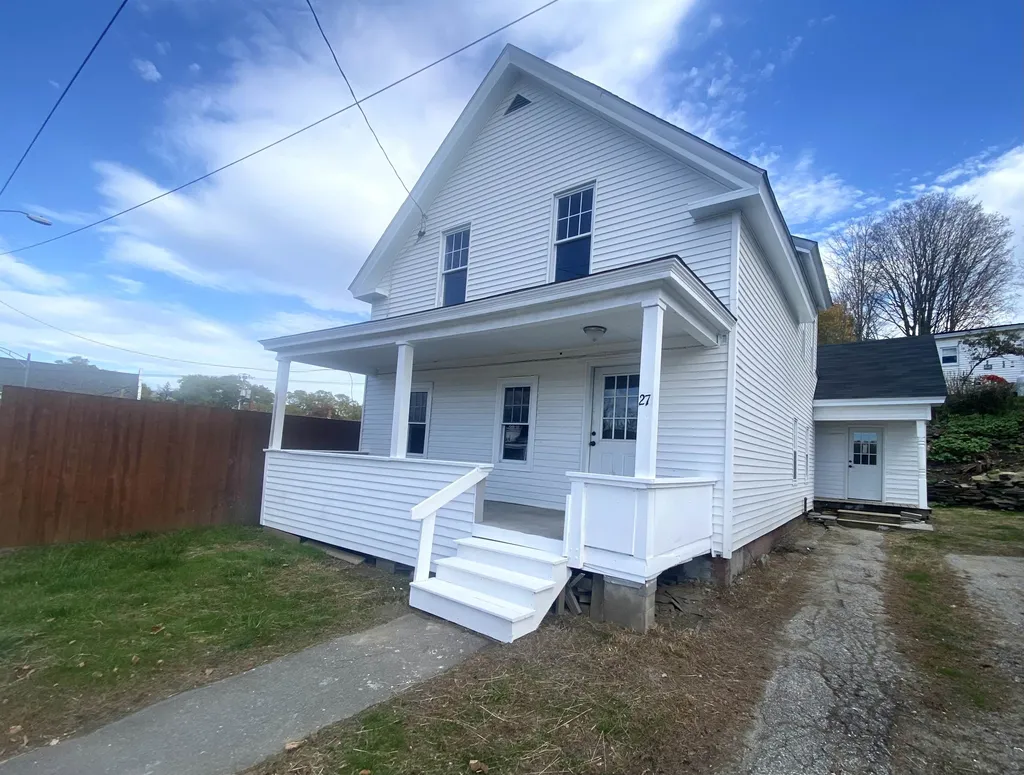 27 Union Street Claremont NH 03743