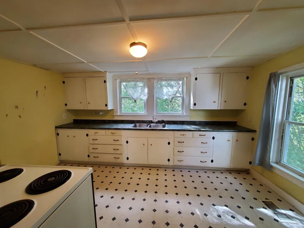 23 Canaan Street Canaan NH 03741