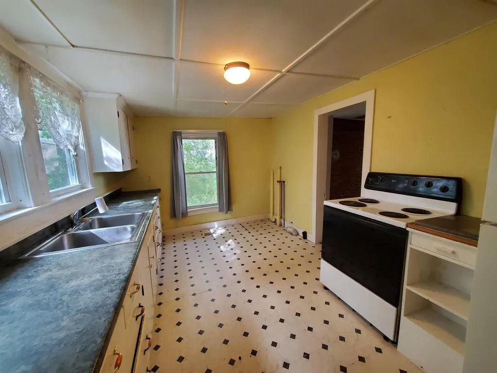 23 Canaan Street Canaan NH 03741