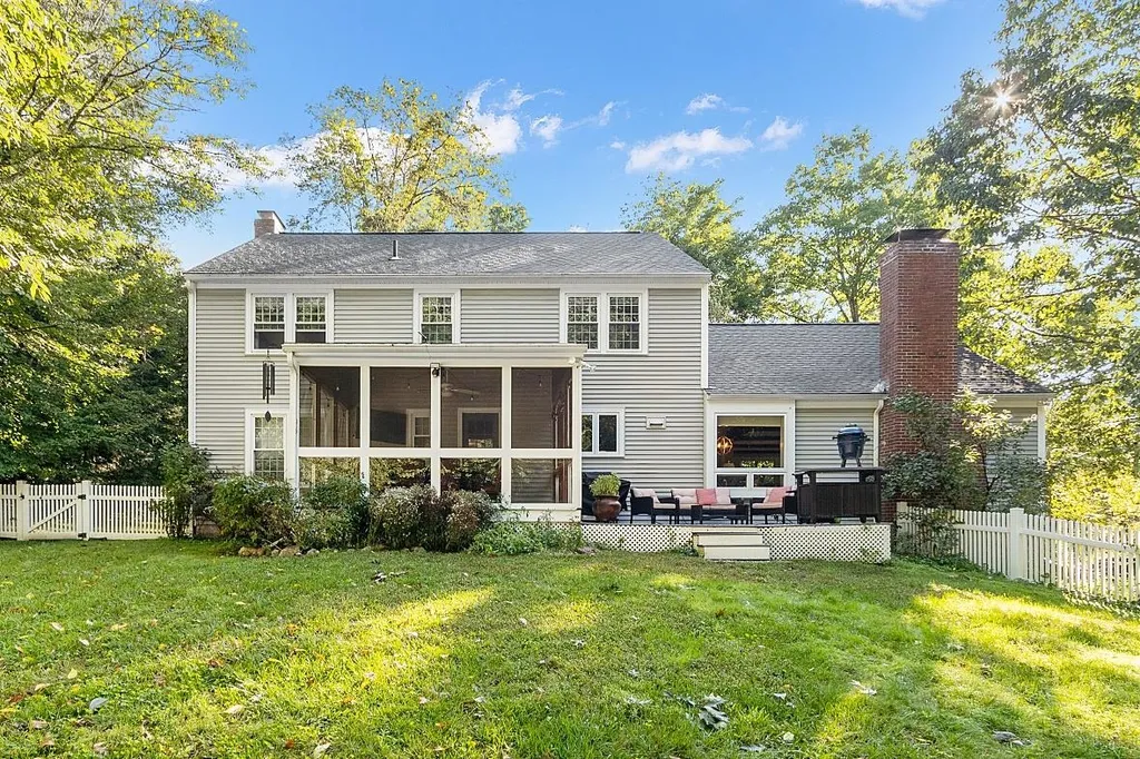 31 Blackbird Drive Bedford NH 03110