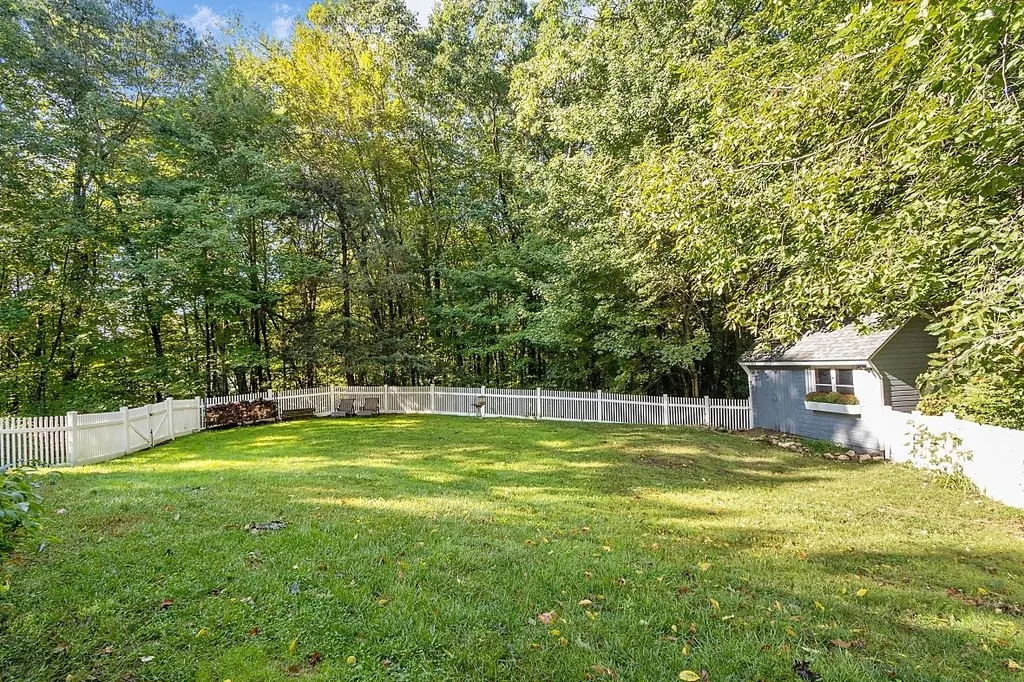 31 Blackbird Drive Bedford NH 03110