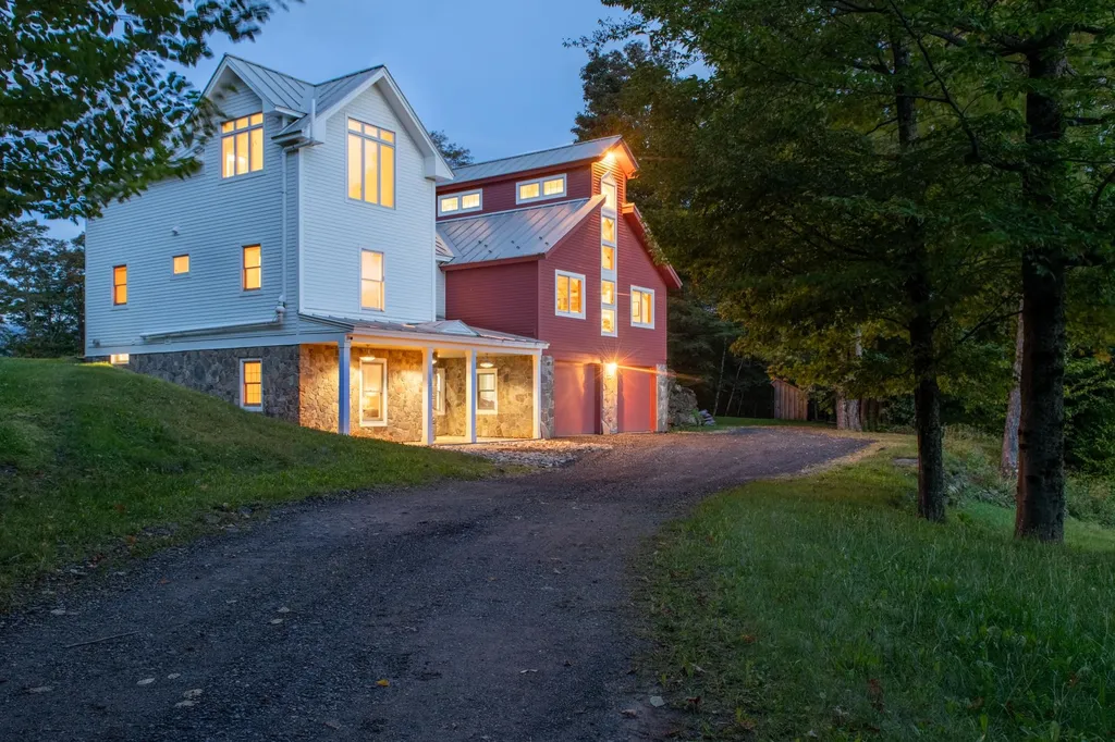 132 High Country Road Fayston, VT