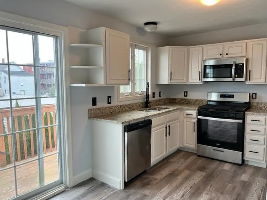 596 Silver Street Manchester NH 03103