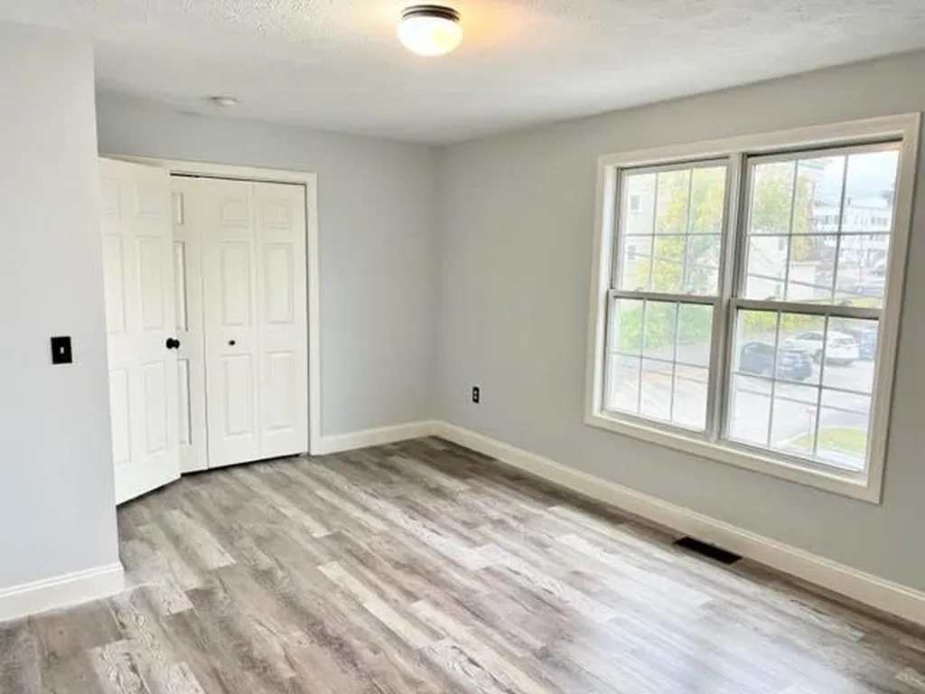 596 Silver Street Manchester NH 03103