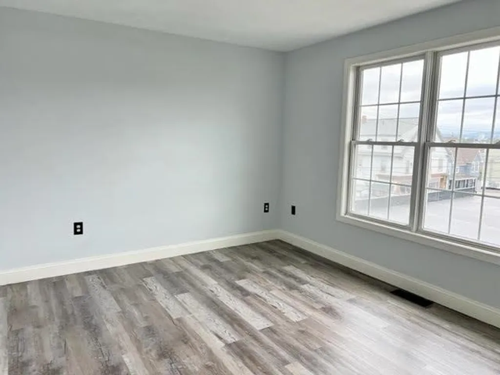 596 Silver Street Manchester NH 03103